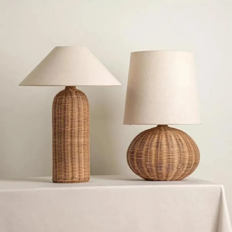 Desk Setup Wallpaper - Wabi-Sabi Vintage Rattan Tischlampe für Gemütliches